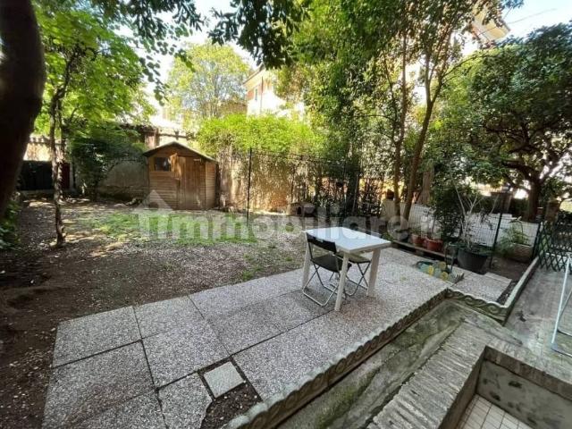 Bilocale via Statilia, Esquilino, Roma