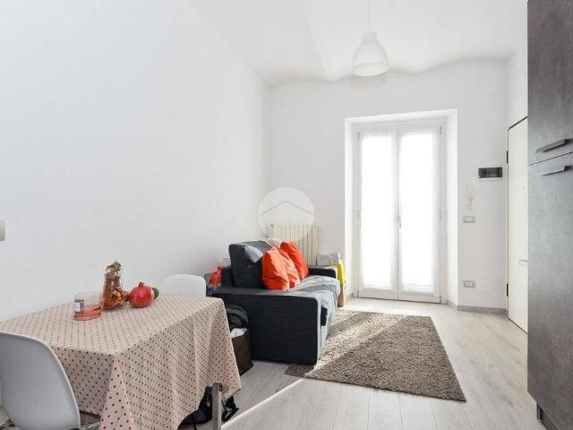 Bilocale via Pollenzo 33, Centro, Bra