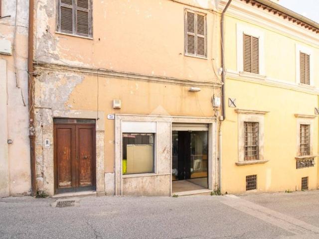 Bilocale via pennina 29, Rieti