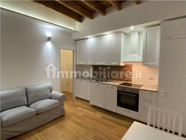 Bilocale via Pietro Crespi 12, Pasteur, Milano