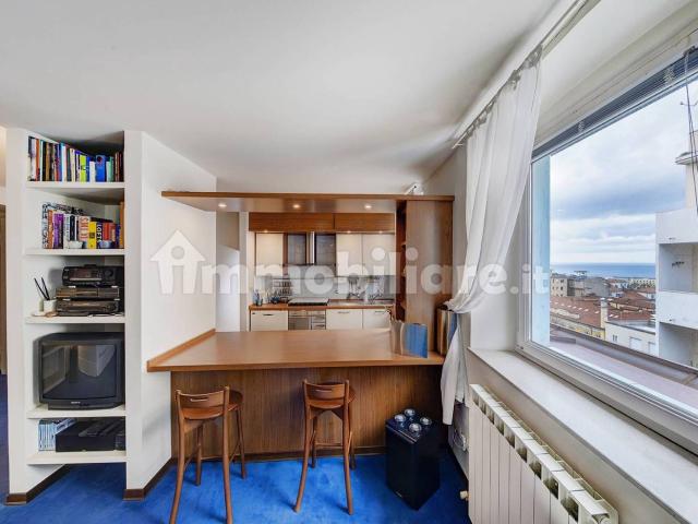 Bilocale via Principe Di Montfort 4, Città Vecchia, Trieste
