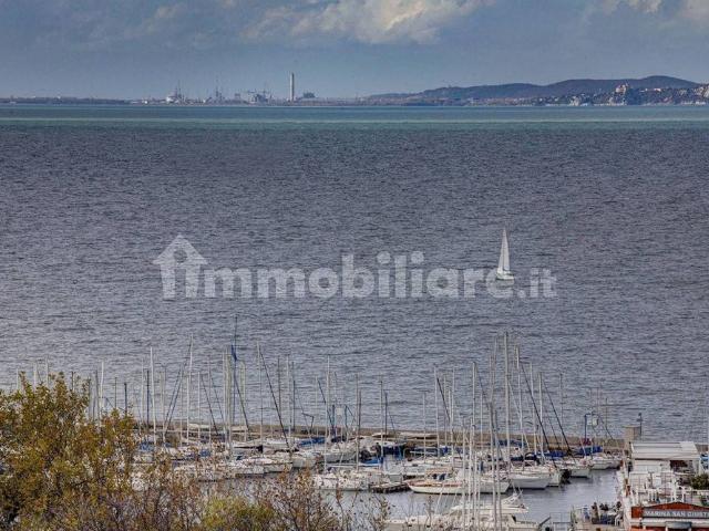Bilocale via Principe Di Montfort 4, Città Vecchia, Trieste