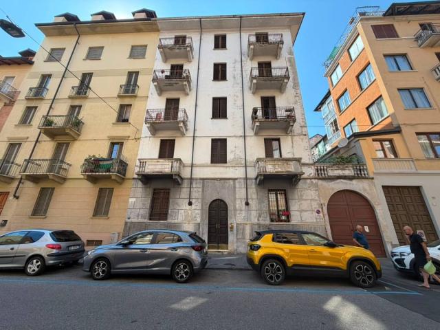 Bilocale via Roasio 19, Campidoglio, Torino