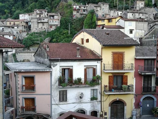 Bilocale via Regina Margherita, Centro, Supino