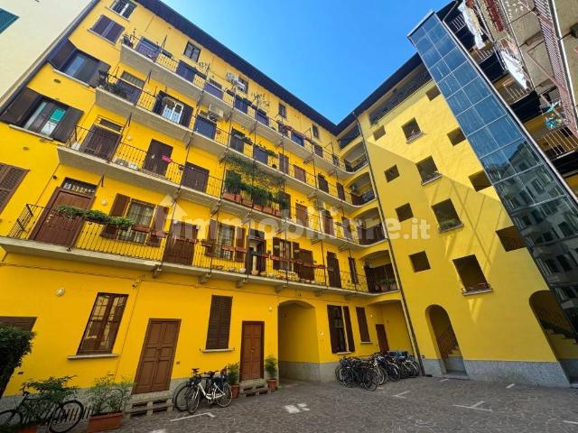 Bilocale via Ruggero di Lauria 9, Sempione, Milano