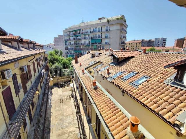 Bilocale via Torricelli 10, Ascanio Sforza, Milano