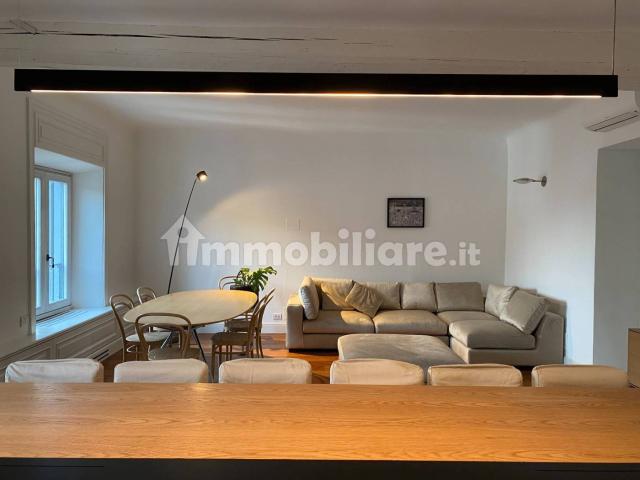 Bilocale via Tortona, Navigli Darsena, Milano