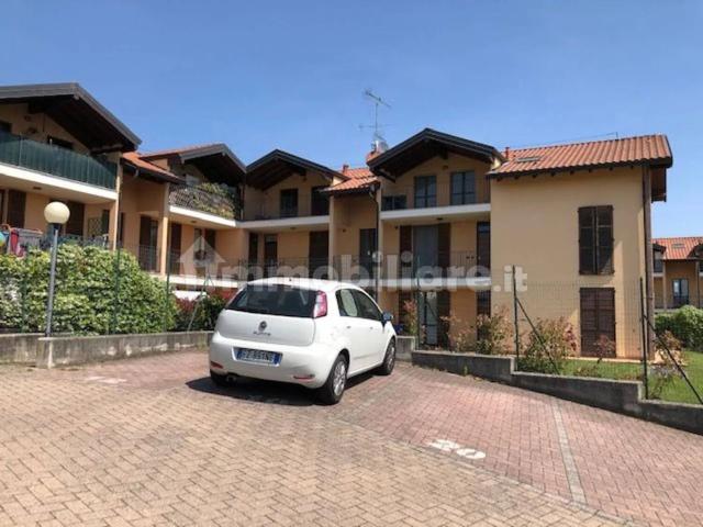 Bilocale via Trento, 33, Varano Borghi
