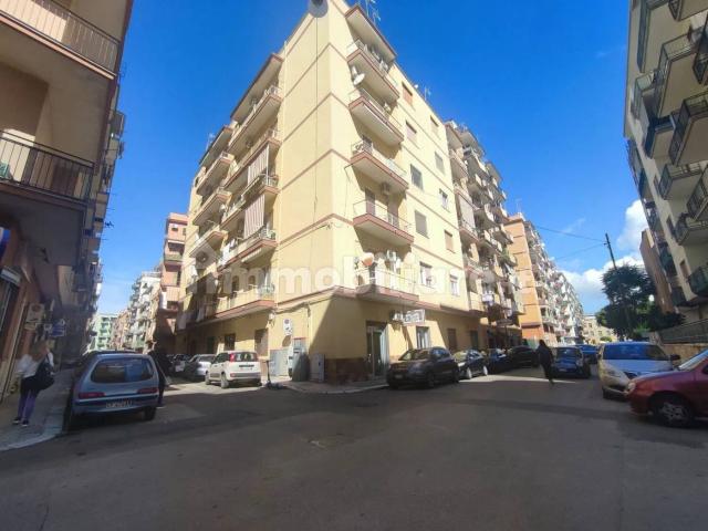Bilocale via Vaccarella, 21, Tre Carrare, Taranto