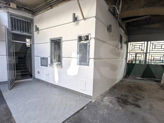 Bilocale via Vittorio Emanuele III, Secondigliano, Napoli