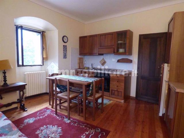 Bilocale via vicolo Castello, 1, Centro, Envie