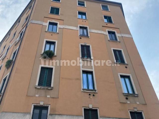 Bilocale viale Umbria, Porta Romana Medaglie d'Oro, Milano