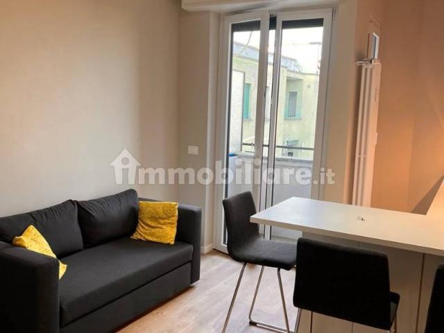 Bilocale viale Cassala 3, Navigli Darsena, Milano
