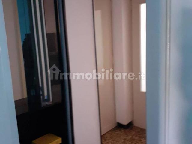 Bilocale viale Cassala 3, Navigli Darsena, Milano