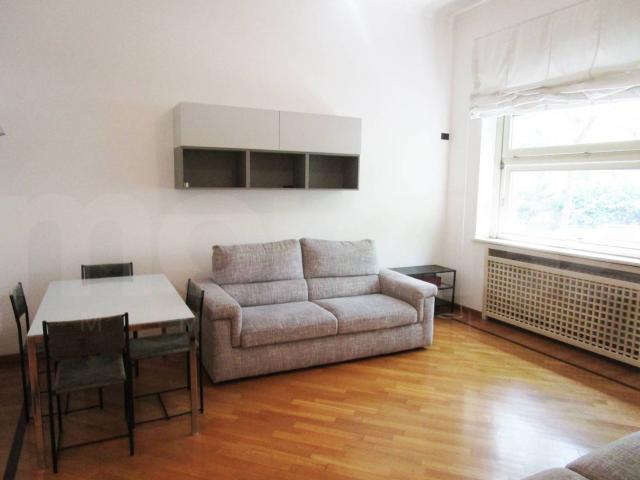 Bilocale viale Cassiodoro, Sempione, Milano