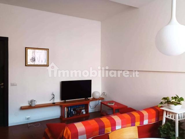 Bilocale viale Coni Zugna, Solari, Milano