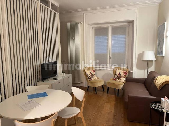 Bilocale viale Coni Zugna 17, Solari, Milano