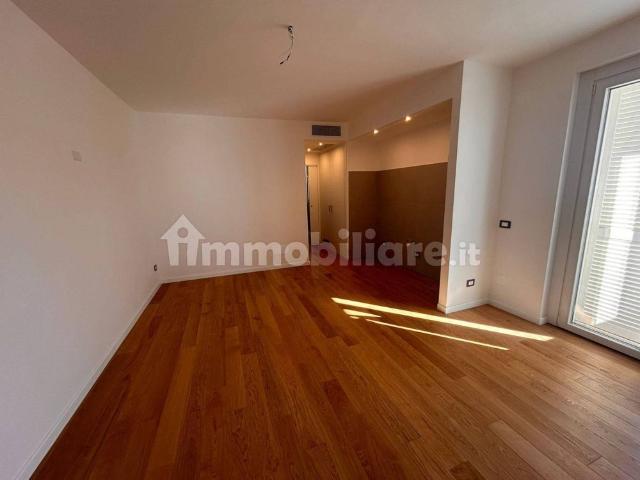 Bilocale viale del Sole 40, Lavinio Mare, Anzio