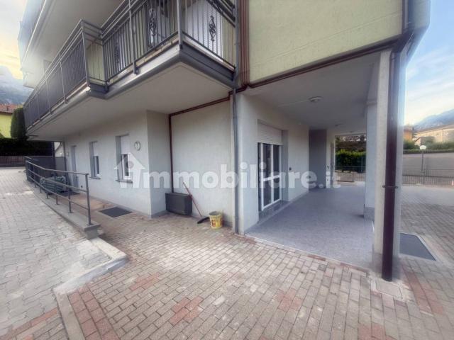 Bilocale viale della Costituzione 7, Centro, Mandello del Lario
