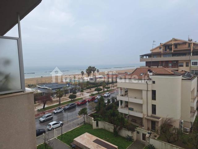 Bilocale viale della Riviera 223, Lungomare Strada Parco, Pescara