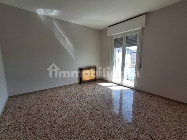 Bilocale viale Don Luigi Sturzo 4, Valletta Paiolo, Mantova