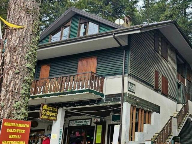 Bilocale viale Eugenio Mancuso, Taverna