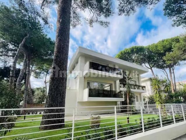 Bilocale viale Guglielmo Oberdan, Centro, Riccione