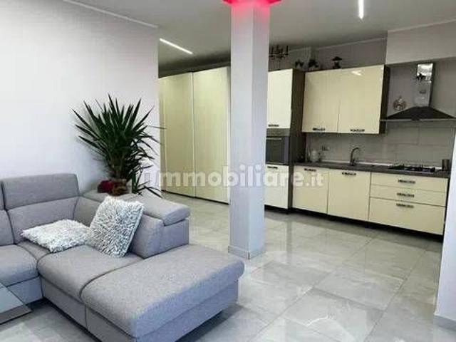 Bilocale viale Italia, 44, Mondragone