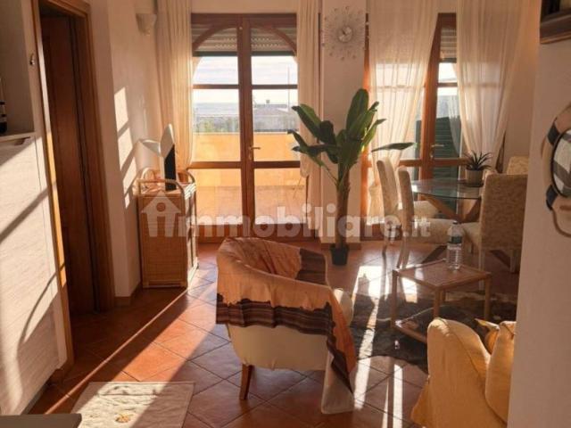 Bilocale viale lungomare di levante, Ronchi Poveromo, Massa