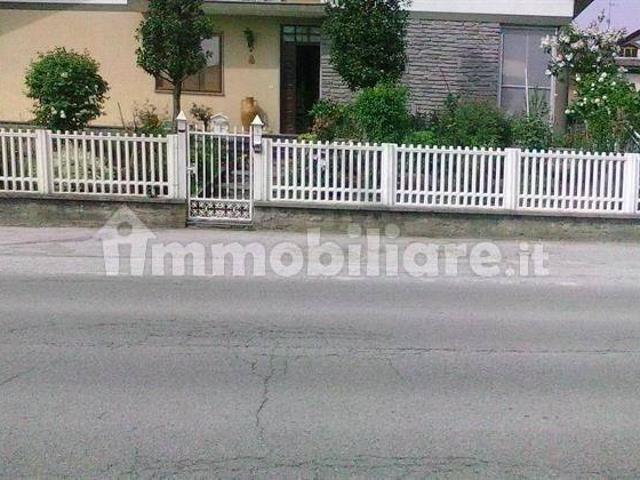 Bilocale viale Sarrea 45, Centro, Dronero