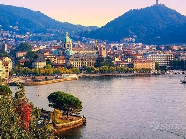Bilocale vicino al centro di Como con balcone