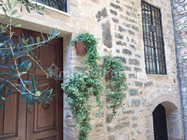 Bilocale vicolo Bovi 7, Centro Storico, Assisi