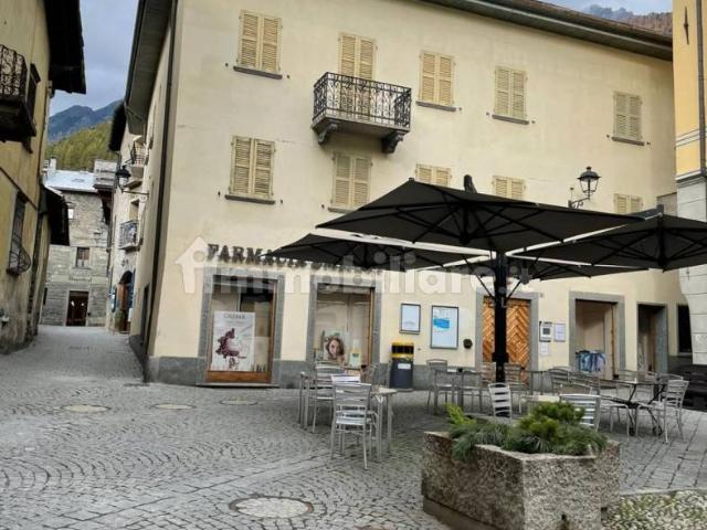 Bilocale vicolo Bruni, Centro, Bormio