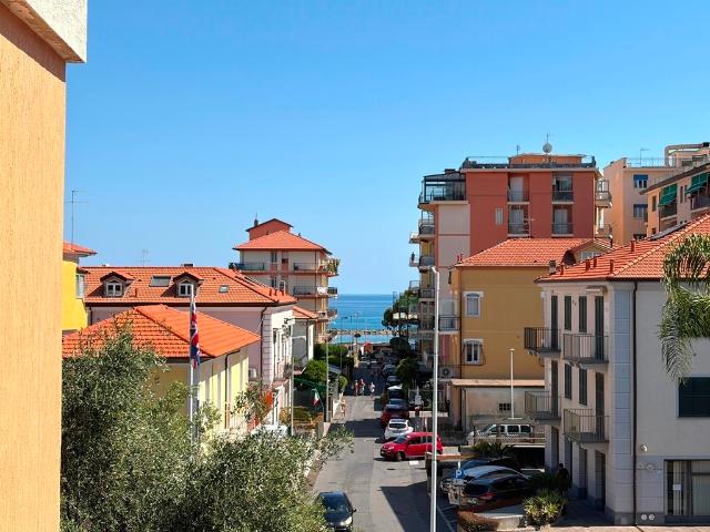 Bilocale vista mare in piazza xxv aprile 6, San Bartolomeo al Mare