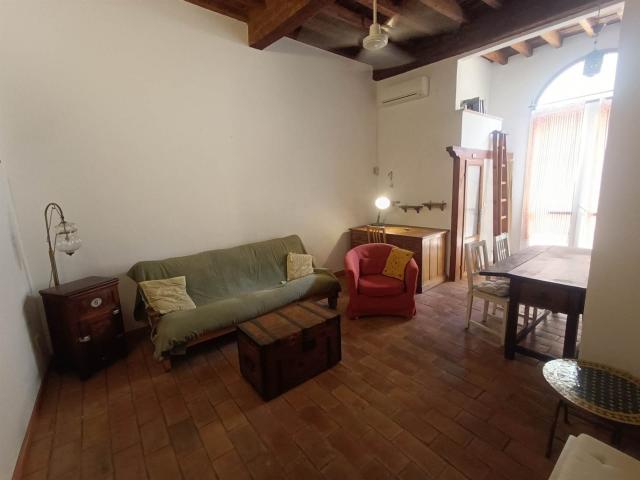 BILOCALE ZONA OLTRARNO