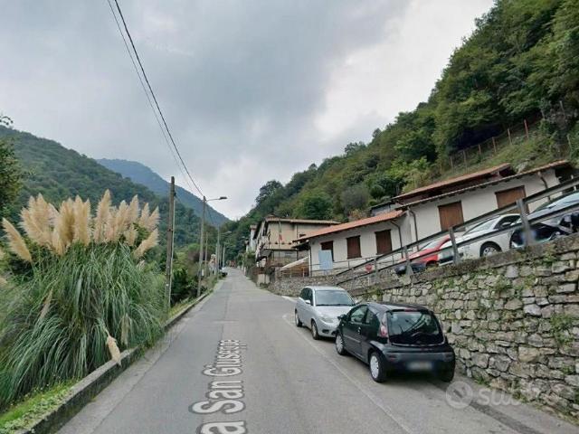 Bilocale a Caslino D'Erba balcone e posto auto