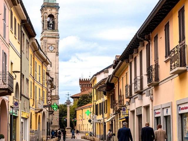 Bilocale a Rho con 2 balconi e cantina 600eu