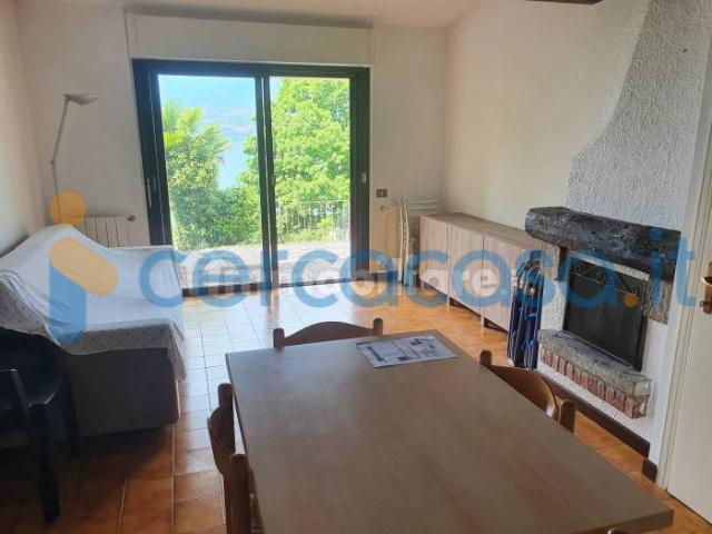 Bilocale arredato vista lago