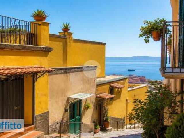 Bilocale arredato Arenella