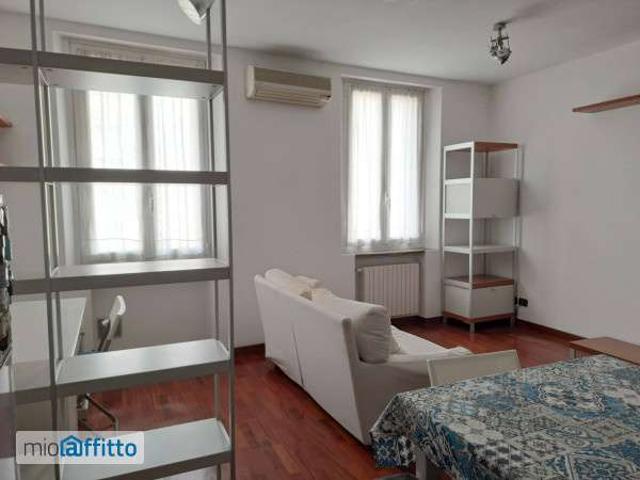 Bilocale arredato Bocconi, c.so italia, ticinese