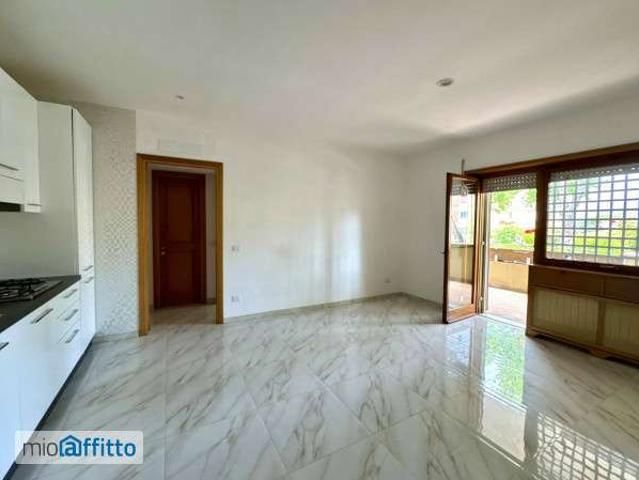 Bilocale arredato Cassia, tomba di nerone, roma