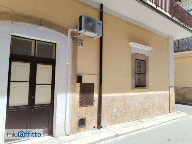 Bilocale arredato Centro