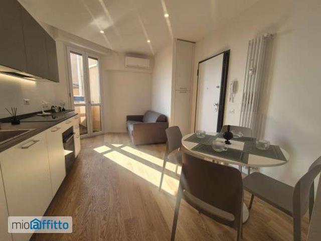 Bilocale arredato Certosa, quarto oggiaro, villa pizzone