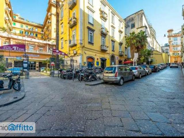 Bilocale arredato Chiaia