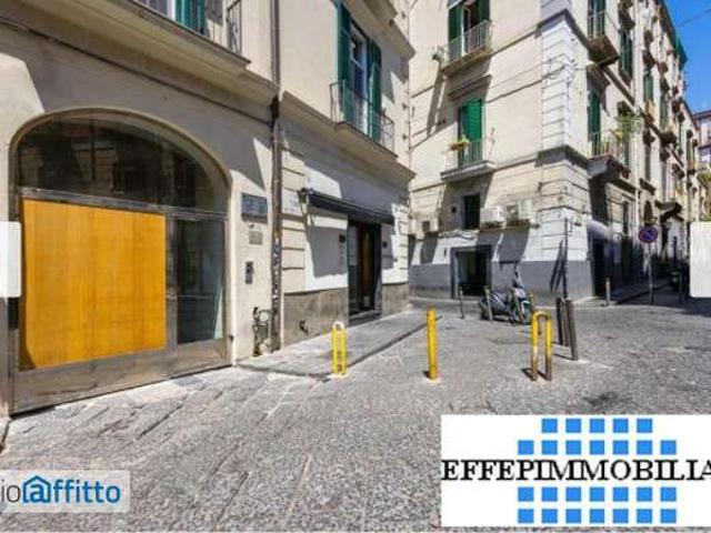 Bilocale arredato Chiaia