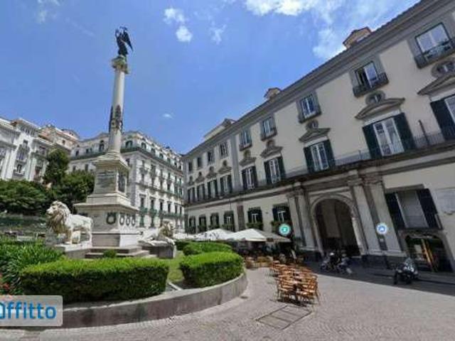 Bilocale arredato Chiaia