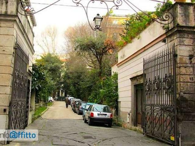Bilocale arredato Chiaia