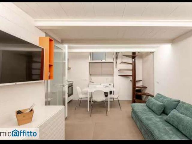 Bilocale arredato Chiaia