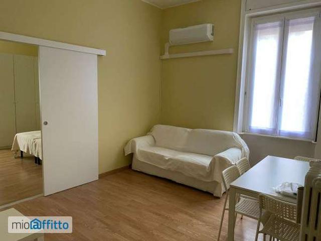 Bilocale arredato Chiesa rossa, cermenate, ripamonti