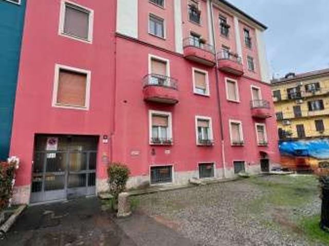 Bilocale arredato Chiesa rossa, cermenate, ripamonti
